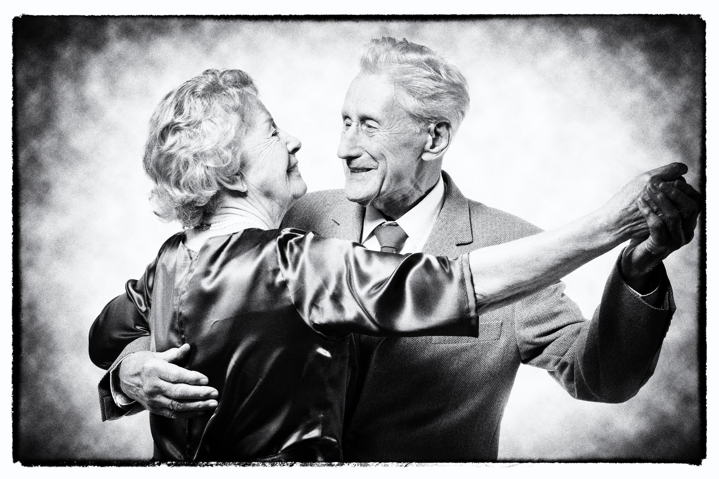 Vintage - senior couple dancing